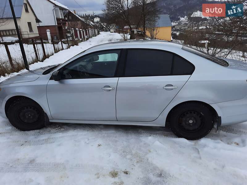 Седан Volkswagen Jetta 2014 в Воловце