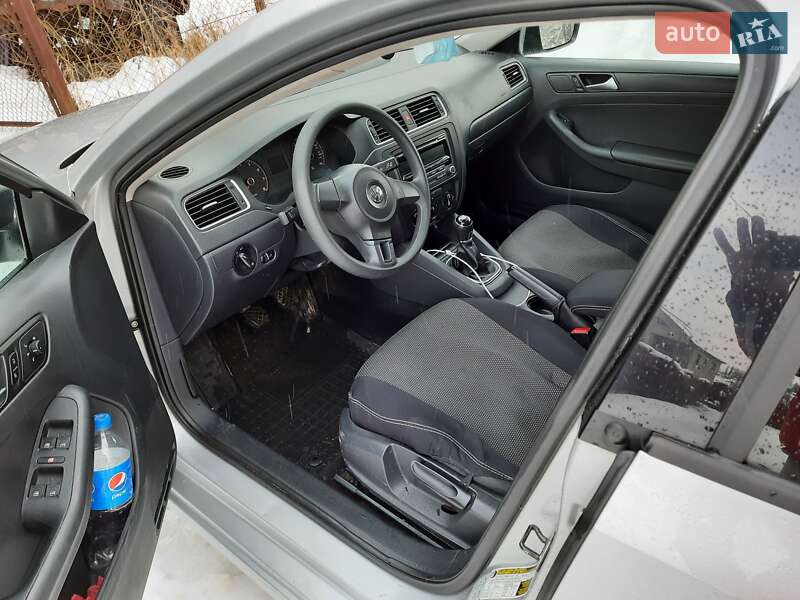 Седан Volkswagen Jetta 2014 в Воловце