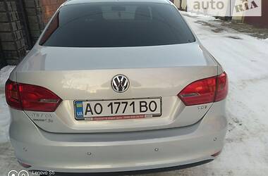 Седан Volkswagen Jetta 2012 в Тячеве