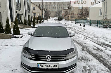 Седан Volkswagen Jetta 2016 в Тернополе