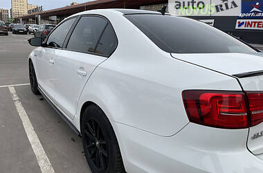 Седан Volkswagen Jetta 2016 в 