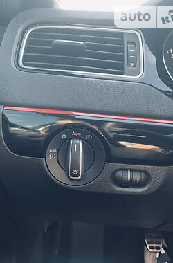 Седан Volkswagen Jetta 2016 в 