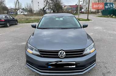 Седан Volkswagen Jetta 2015 в 