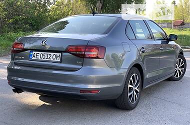 Седан Volkswagen Jetta 2015 в 