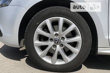 Седан Volkswagen Jetta 2012 в 