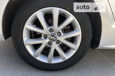 Седан Volkswagen Jetta 2012 в 
