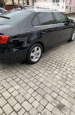 Седан Volkswagen Jetta 2014 в Ивано-Франковске