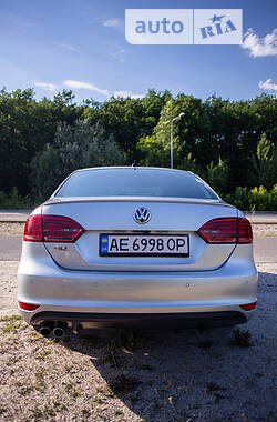 Седан Volkswagen Jetta 2014 в Днепре