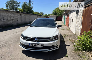 Седан Volkswagen Jetta 2015 в Харькове