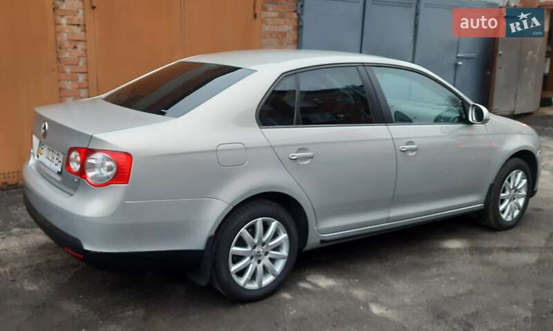 Седан Volkswagen Jetta 2010 в Полтаві