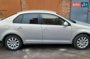 Седан Volkswagen Jetta 2010 в Полтаве