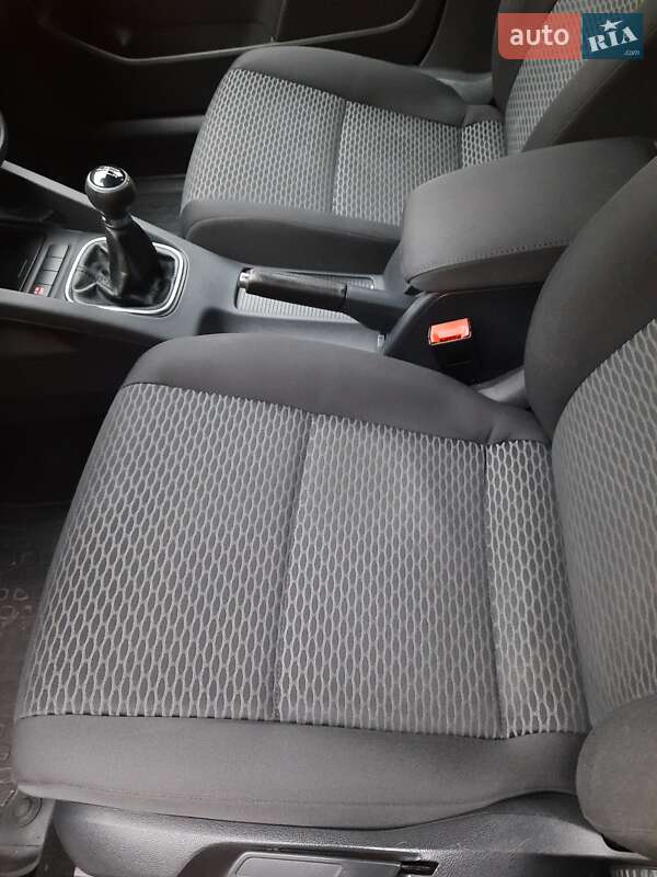 Седан Volkswagen Jetta 2010 в Полтаві