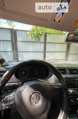 Седан Volkswagen Jetta 2012 в Дніпрі