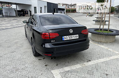 Седан Volkswagen Jetta 2015 в Ужгороде