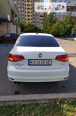 Седан Volkswagen Jetta 2015 в 