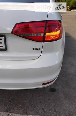 Седан Volkswagen Jetta 2015 в 