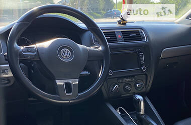 Седан Volkswagen Jetta 2012 в Кривому Розі