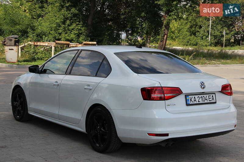 Седан Volkswagen Jetta 2015 в Бучачі