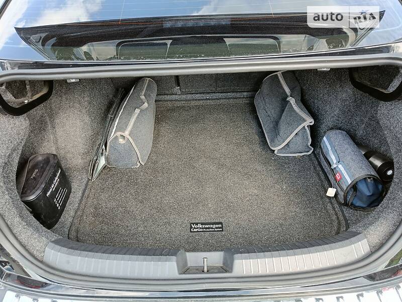 Седан Volkswagen Jetta 2019 в Харькове