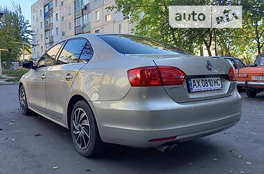 Седан Volkswagen Jetta 2012 в Харькове