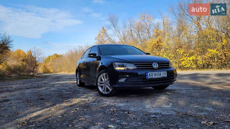 Седан Volkswagen Jetta 2015 в Виннице