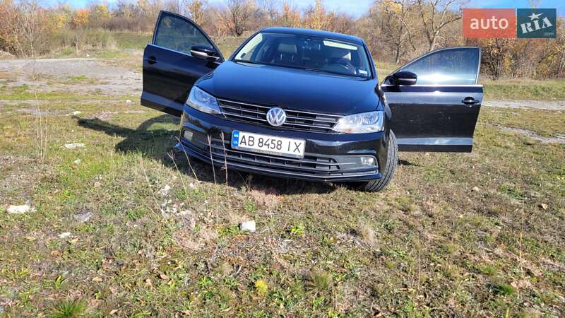 Седан Volkswagen Jetta 2015 в Виннице