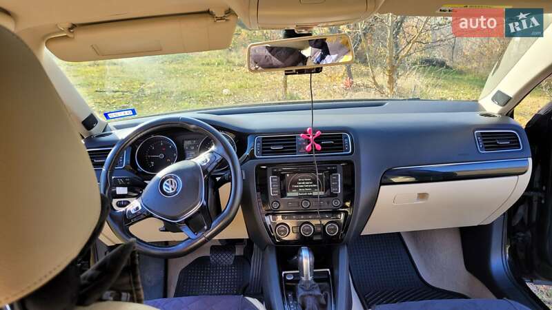 Седан Volkswagen Jetta 2015 в Виннице
