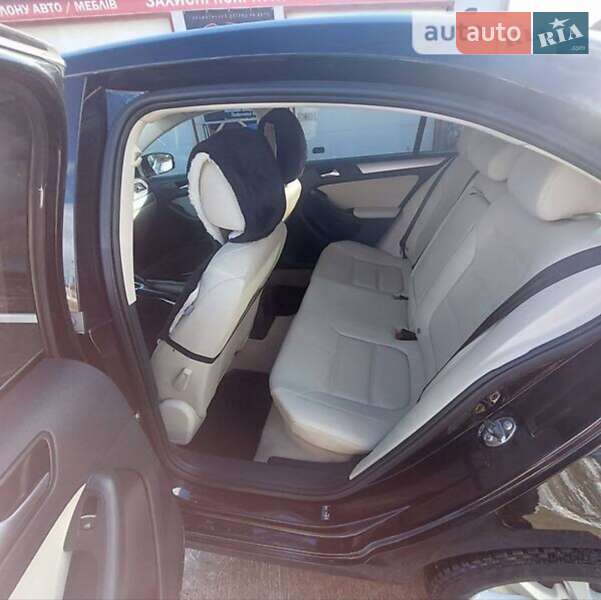 Седан Volkswagen Jetta 2014 в Снятині