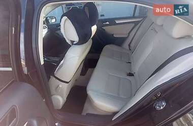 Седан Volkswagen Jetta 2014 в 