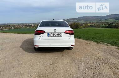 Седан Volkswagen Jetta 2016 в Львове