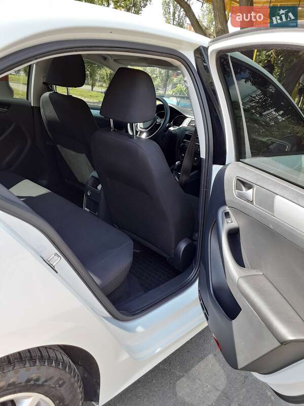 Седан Volkswagen Jetta 2014 в Києві