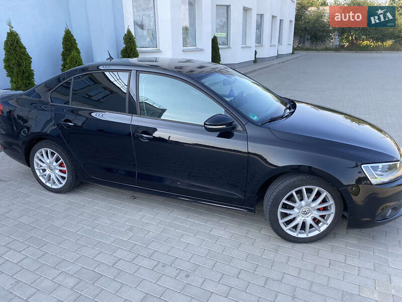 Седан Volkswagen Jetta 2012 в Житомирі