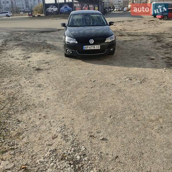 Седан Volkswagen Jetta 2013 в Запоріжжі