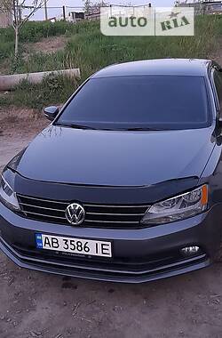 Седан Volkswagen Jetta 2015 в Крыжополе
