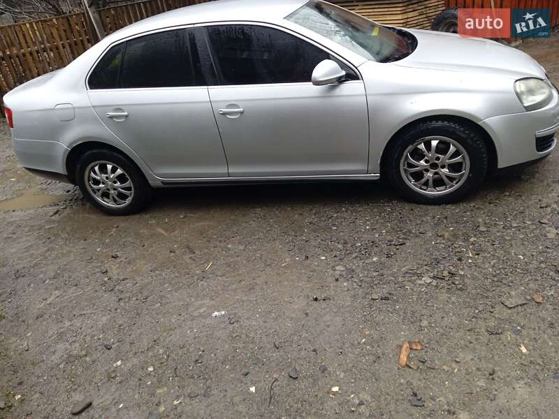 Седан Volkswagen Jetta 2006 в Рахові