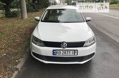 Седан Volkswagen Jetta 2014 в Хмельницькому