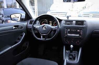 Седан Volkswagen Jetta 2015 в Харкові