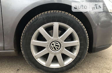 Хэтчбек Volkswagen Jetta 2005 в 