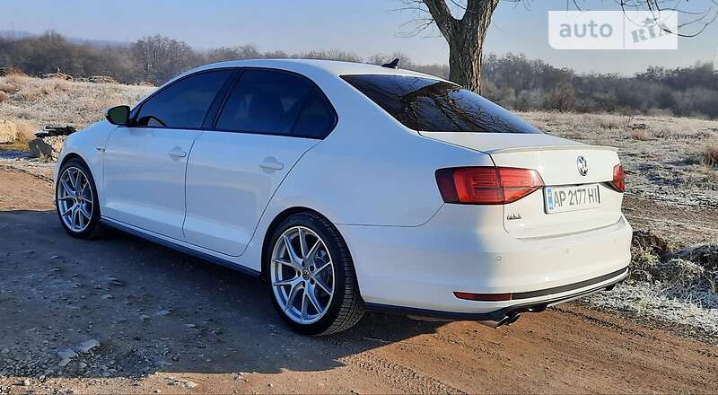 Седан Volkswagen Jetta 2017 в Запоріжжі