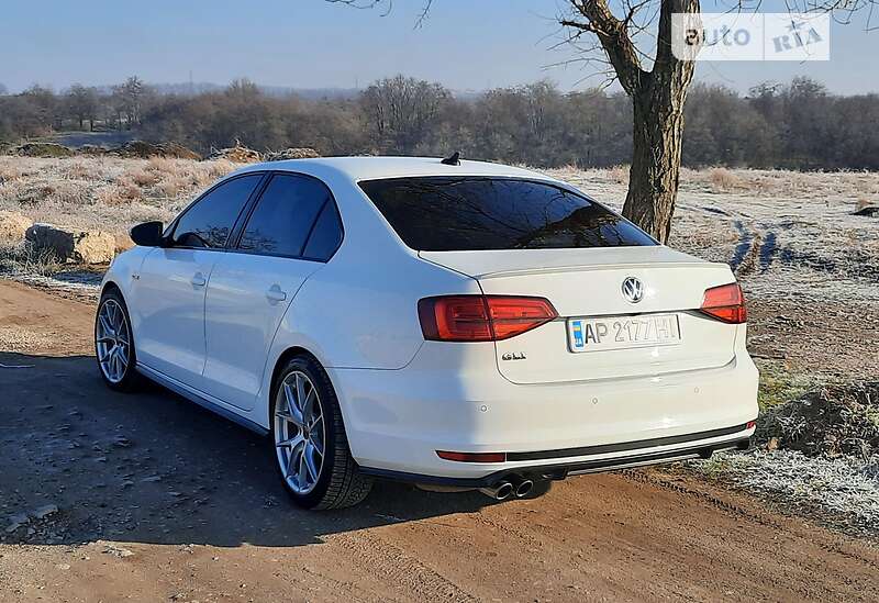 Седан Volkswagen Jetta 2017 в Запоріжжі