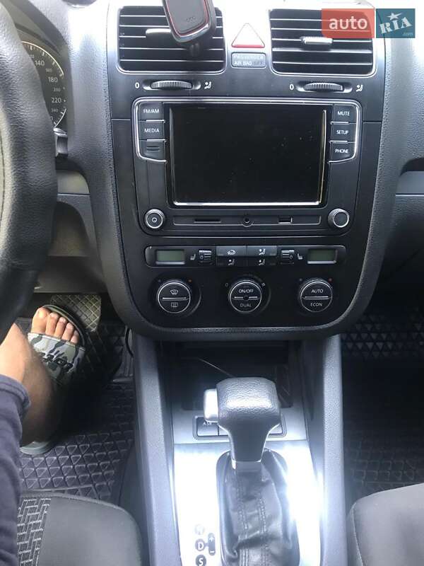 Седан Volkswagen Jetta 2006 в Киеве