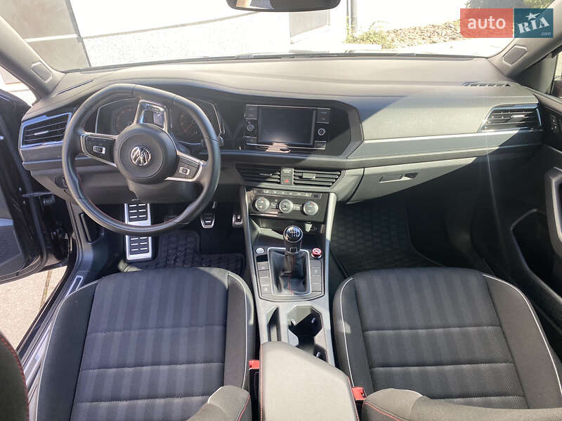 Седан Volkswagen Jetta 2019 в Мукачево