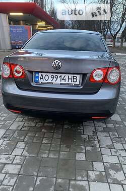 Седан Volkswagen Jetta 2006 в Ужгороде
