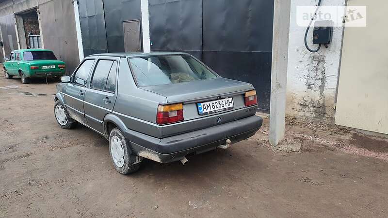 Седан Volkswagen Jetta 1988 в Овручі