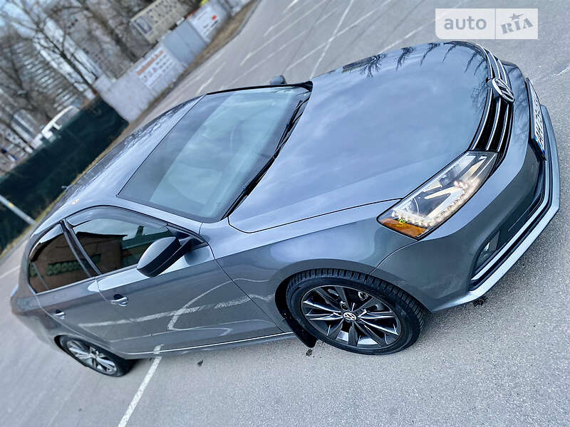 Седан Volkswagen Jetta 2015 в Киеве