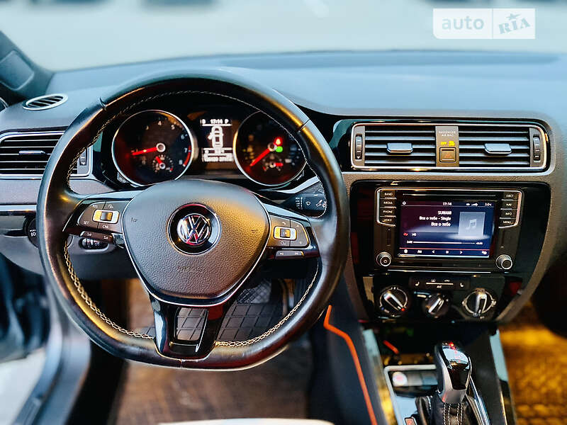 Седан Volkswagen Jetta 2015 в Киеве