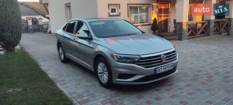 Седан Volkswagen Jetta 2019 в Калуше