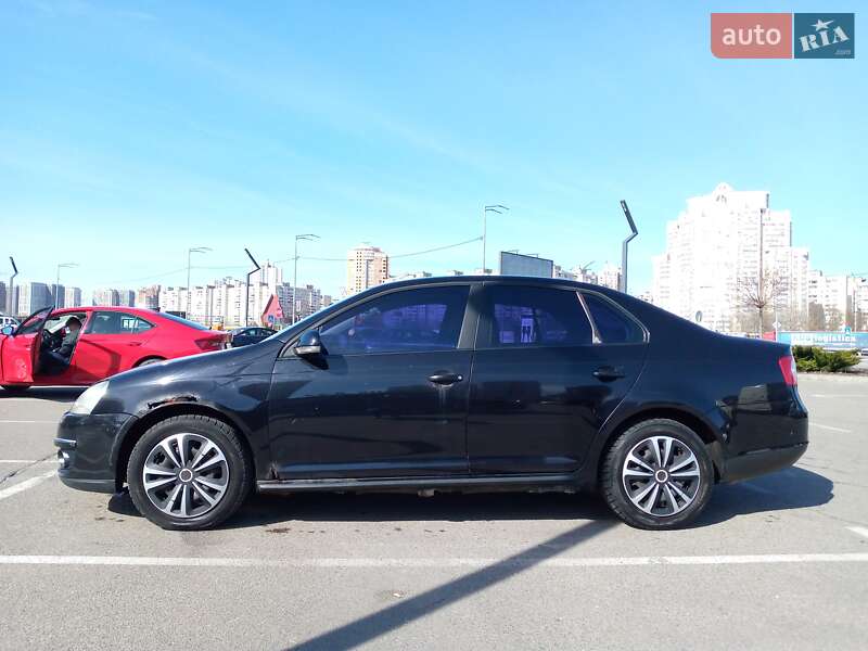Седан Volkswagen Jetta 2006 в Києві