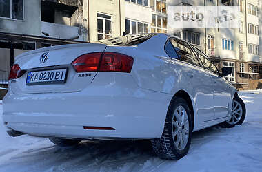 Седан Volkswagen Jetta 2012 в Ирпене