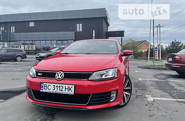 Седан Volkswagen Jetta 2013 в Львові